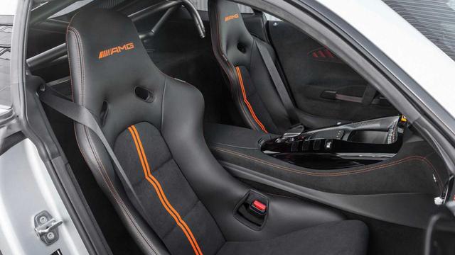 最强奔驰诞生，AMG GT黑色系列最大功率达到730马力
