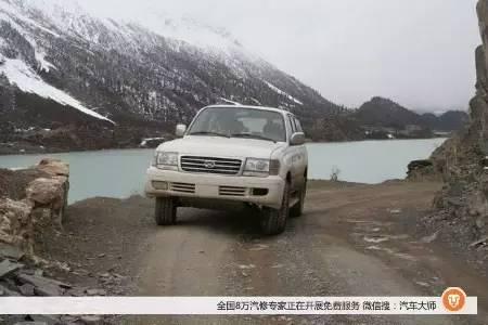 某牛人刚拿到驾照 就买了一辆越野车踏上了去西藏的路途 结果