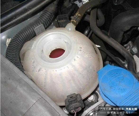 排气管“滴水”到底正常吗？滴的越多 发动机越好？小心毁车啊！