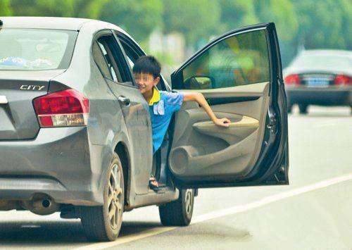 70%的家长不知道如何正确开车带儿童出行！准家长也注意了