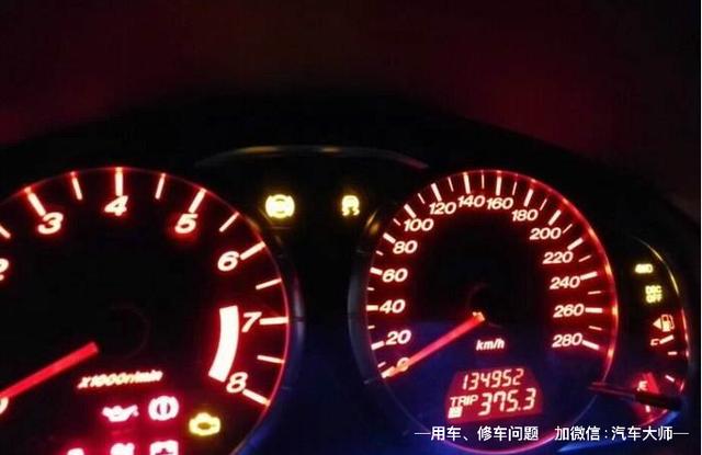 为什么车速都用指针表？数字显示不是更“简单明了”吗？
