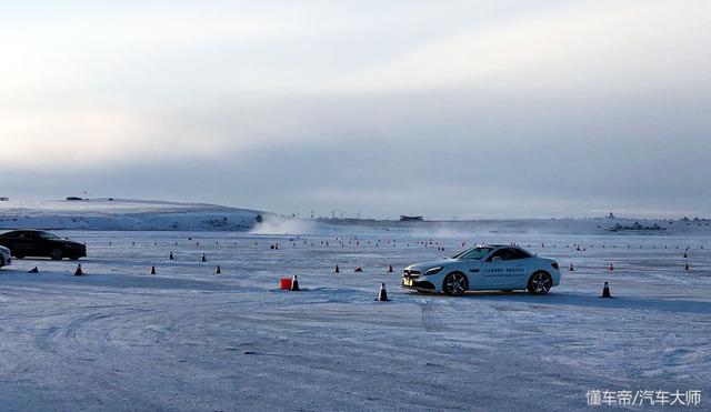 2018梅赛德斯-奔驰冰雪对决丨赛道可以让冰雪达到“燃点”