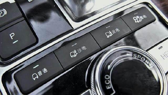 使用中文按键的车企只有两家，一家是比亚迪，而另一家竟来自日系
