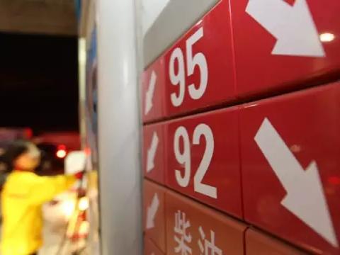 加油站有92和95的加油机，但是你见过油罐车区分油号的吗？