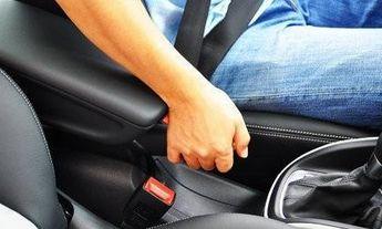 忘掉驾校里的坏习惯，这5条才是老司机应该有的开车技巧！
