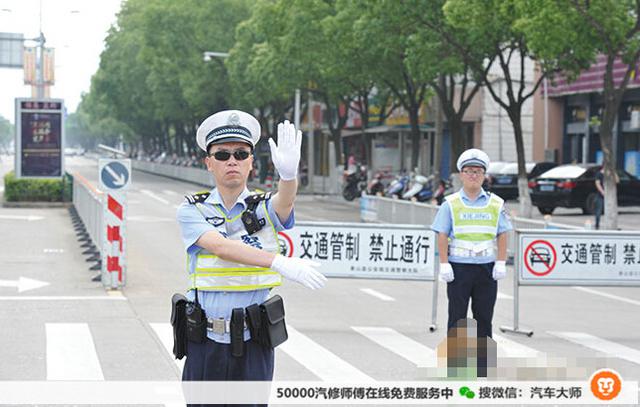 看呆！这个又大又笨的黄色怪车 却是美帝司机的安全保障